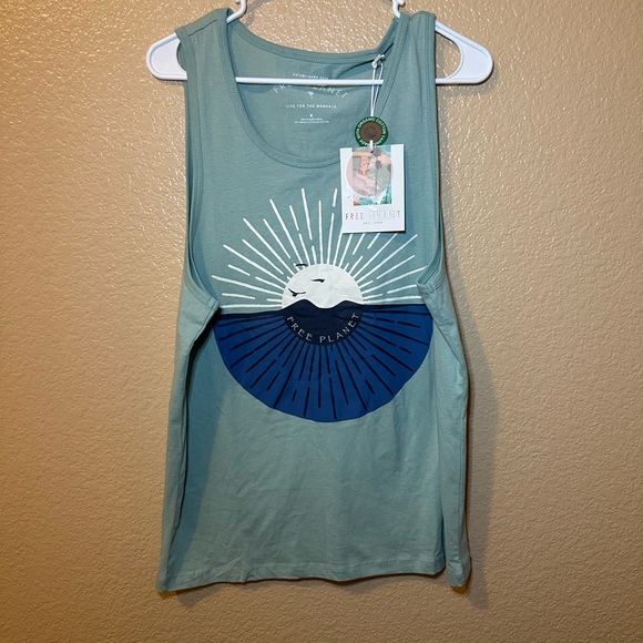 Free Planet Organic Cotton Tank in Dark green with Sunburst Design - Picture 1 of 3